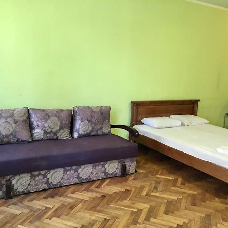 Svobody, Apartments Near The Opera Lviv Exterior photo